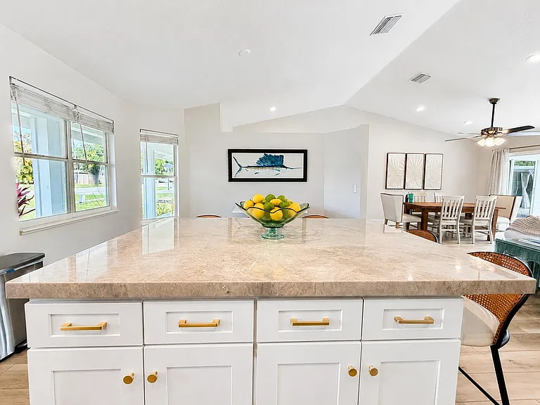 341 Suwanee Ave — Photo 16