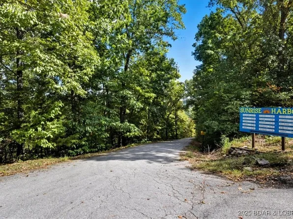 Sunrise Harbour Rd, Sunrise Beach, MO 65079