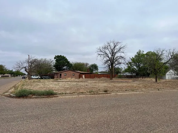 806 2nd St, Abernathy, TX 79311