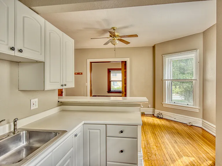 1131 N Corona St #3 — Photo 5