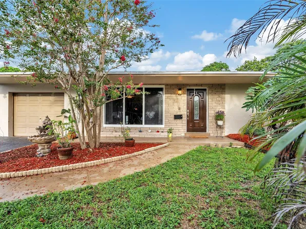 411 SW 71st Terrace, Pembroke Pines, FL 33023