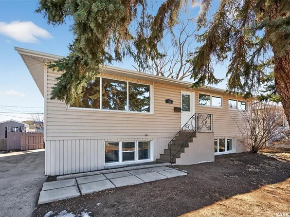 837 Keith STREET, Moose Jaw, SK S6H 5R3
