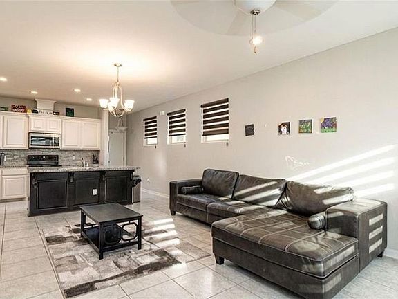 4th image of 505 S Tecate Dr