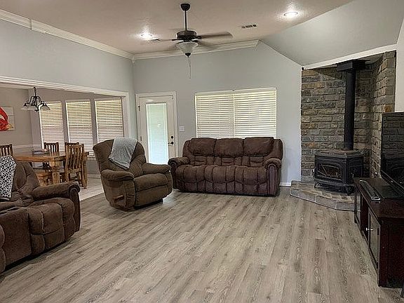 4th image of 8511 Willow Creek Dr