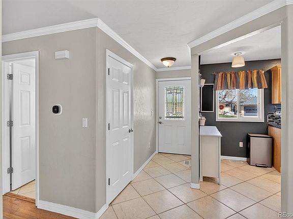 4th image of 284 W Shepperd Avenue