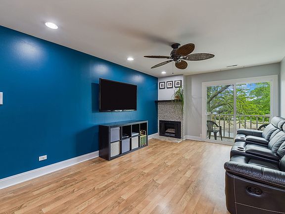 2nd image of 420 Sandpiper Ct APT C