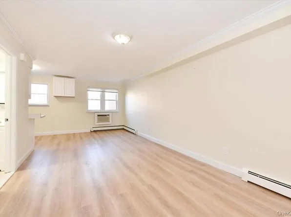 153-15 79th Avenue image 5 of 28