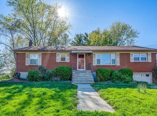 1317 Duke Dr, Vinton, VA 24179