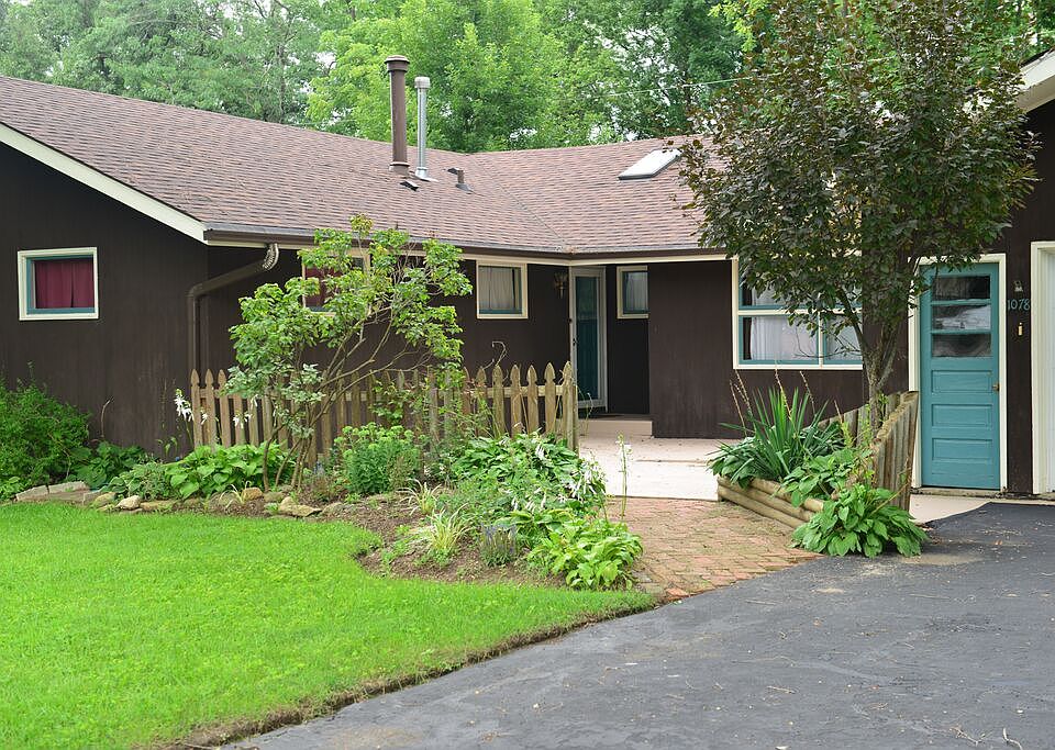 1st image of 1078 Hillcrest Dr
