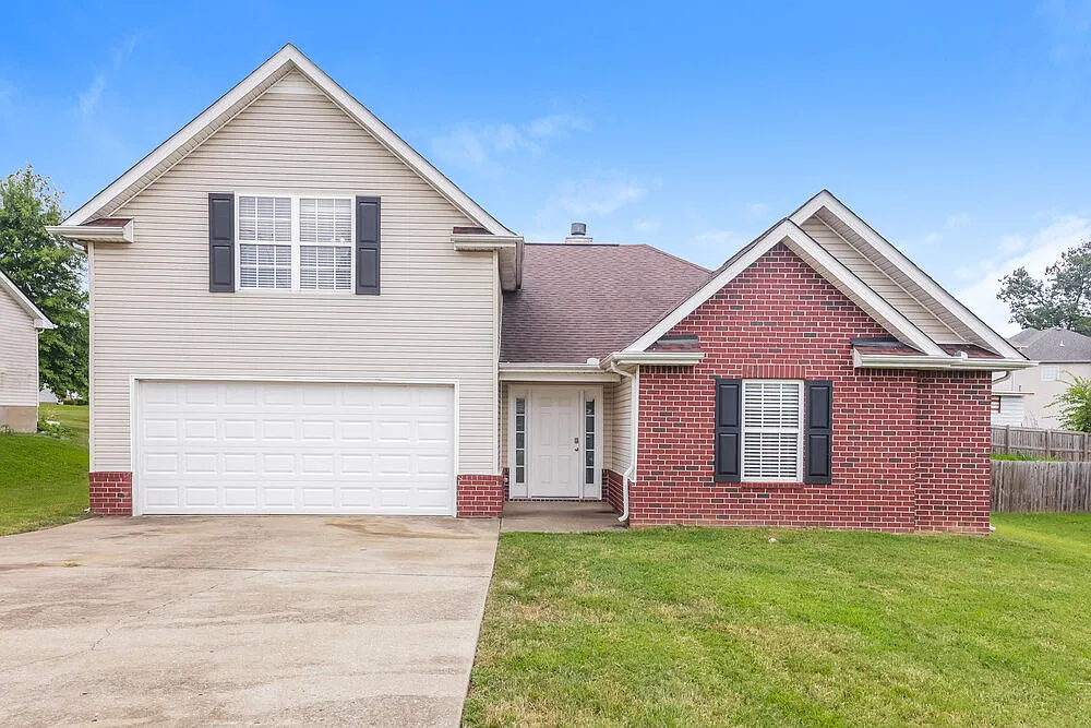 3 bed, 2.0 bath, 2051 sqft, $2,260 — Photo 1
