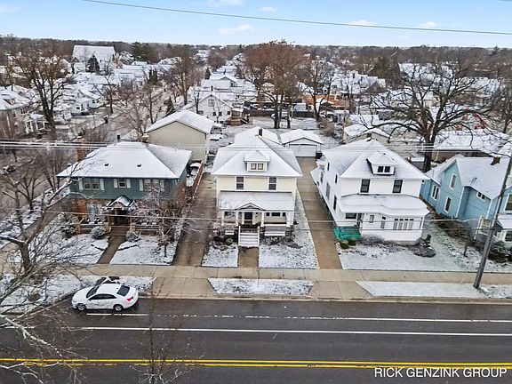 3rd image of 356 Pine Ave Unit 2