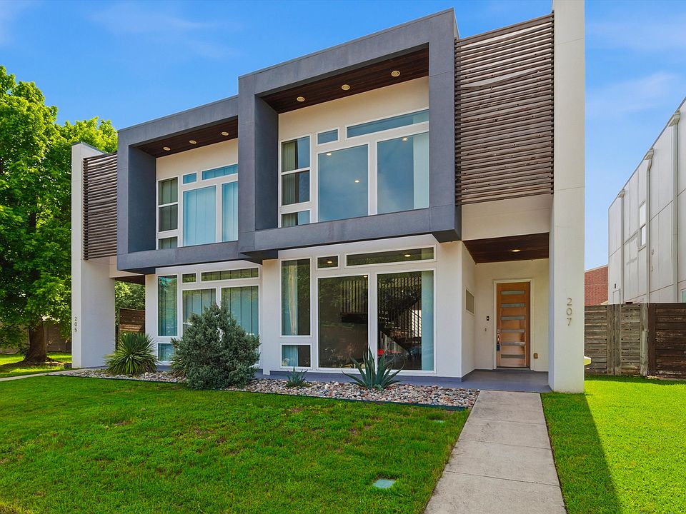 1st image of 207 Adrian Dr