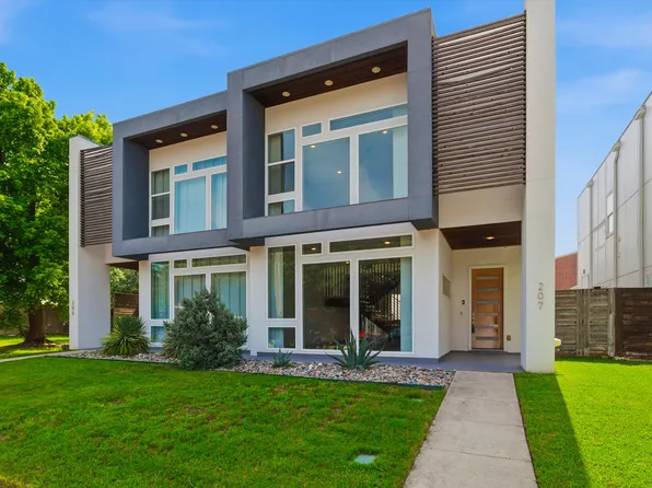 207 Adrian Dr, Fort Worth, TX 76107