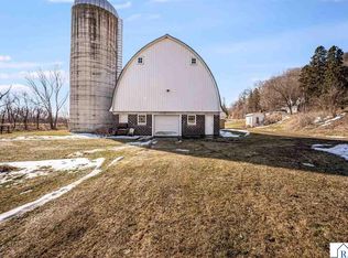 48050 Old River Bluff Rd, Saint Peter, MN 56082