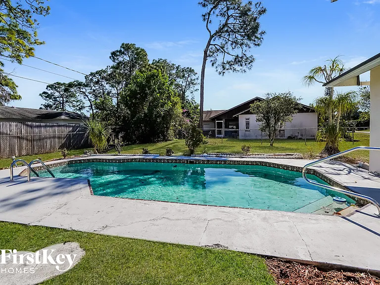 18185 Dupont Dr — Photo 13