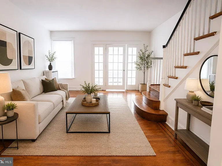 5453 W Montgomery Ave — Photo 1