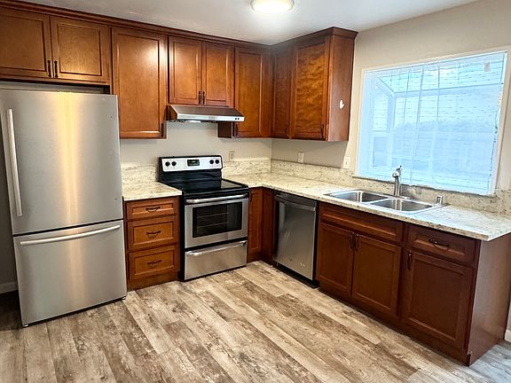 5th image of 8891 Salmon Falls Dr APT D