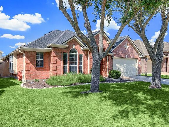 3rd image of 2639 S Breeze Dr