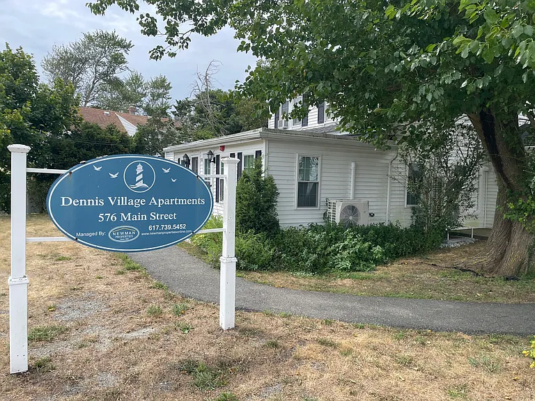 Main St — Photo 13
