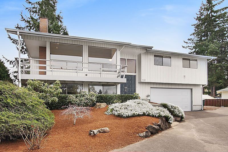 Handsome home in quiet cul-de-sac