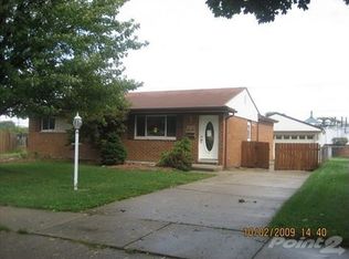35570 Fernwood St, Westland, MI 48186