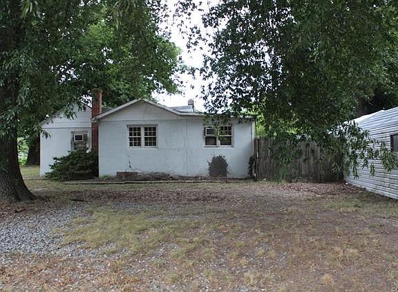 4th image of 3004 Trenton St
