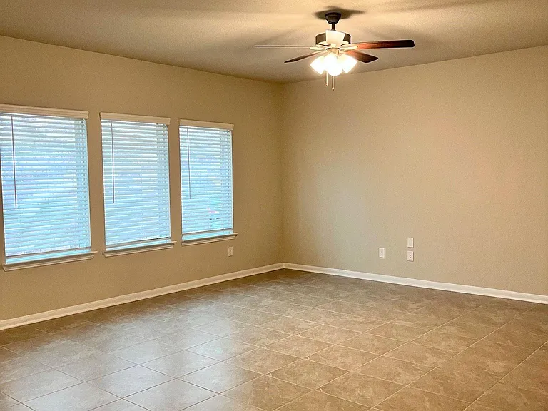 9223 Grand Western — Photo 3