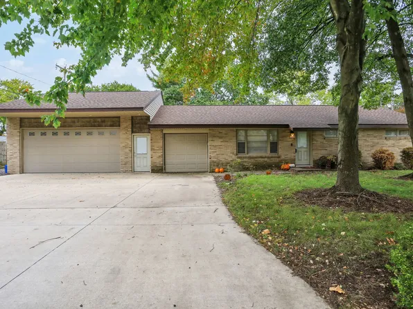 1806 Peach St, Champaign, IL 61820