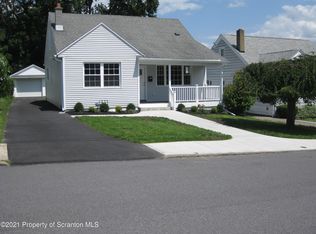 305 W McClure Ave, Old Forge, PA 18518