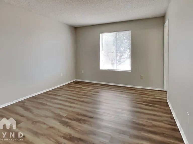 4102 W Camino Acequia — Photo 11