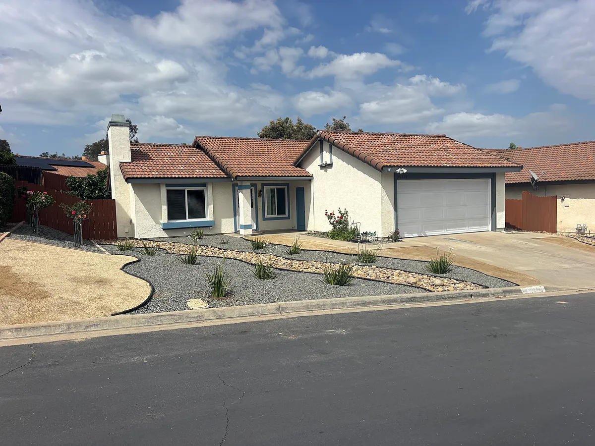 Building Photo - 11530 Paseo Vis
