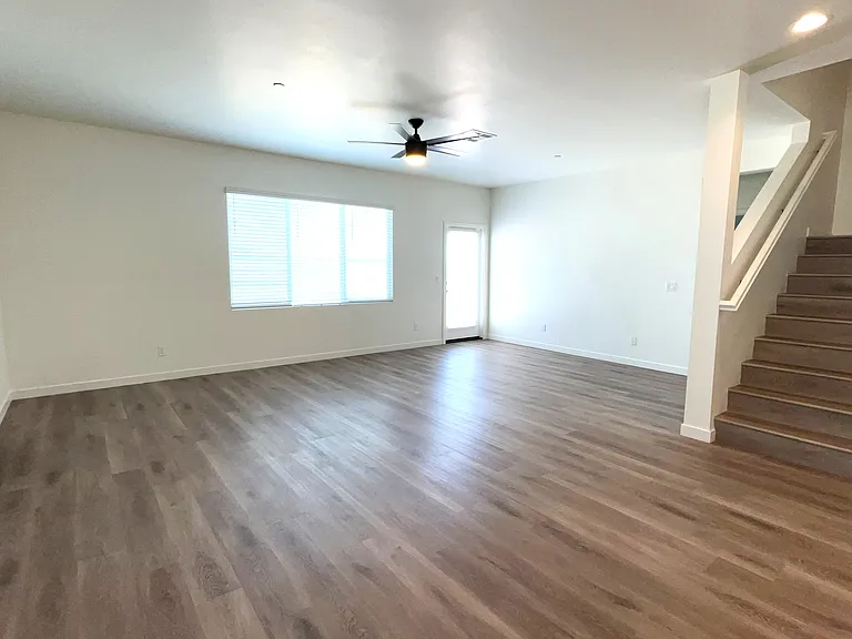 1715 Terrace Hill Dr — Photo 7