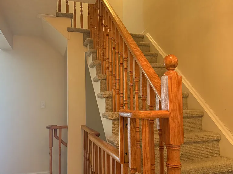 80 Acorn Pl #16 — Photo 7