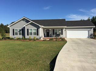 5720 Meadow Wood Dr, Blackshear, GA 31516