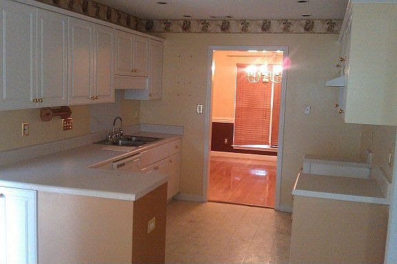 4th image of 3806 Oxford Dr