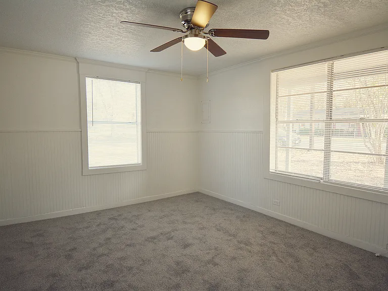 514 W Jefferson St — Photo 5