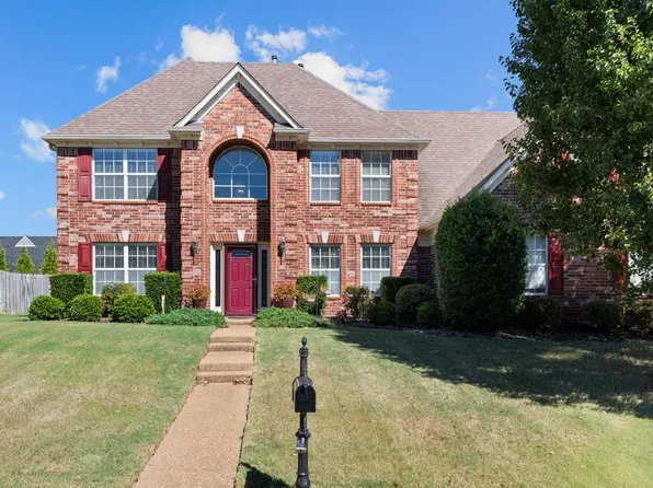 10 Misty Hill Cv, Oakland, TN 38060