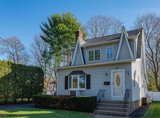 625 Chestnut St, Washington Township, NJ 07676