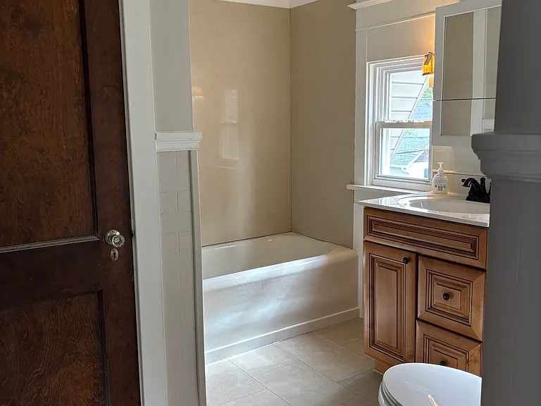 331 Eldred St #2 — Photo 10