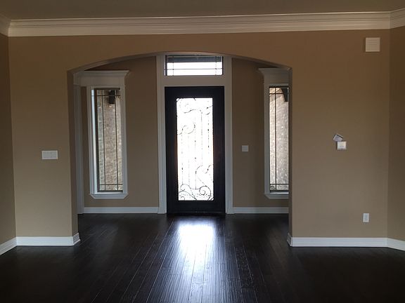 4th image of 206 New Braunfels Ln