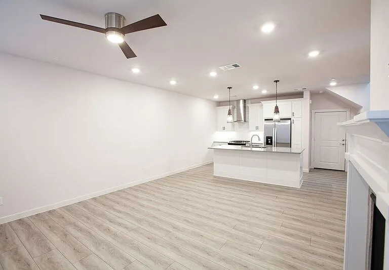 616 Laurel Ln — Photo 11