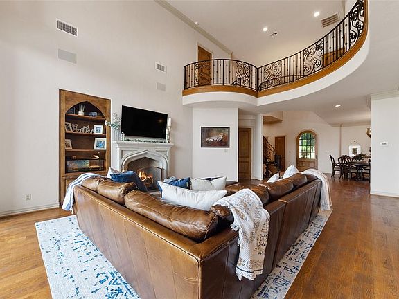 5th image of 6609 Harbour Town Ln