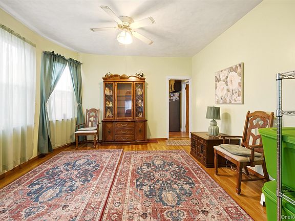 4th image of 28 Glen Road