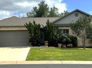717 Darlington Dr, Fredericksburg, TX 78624