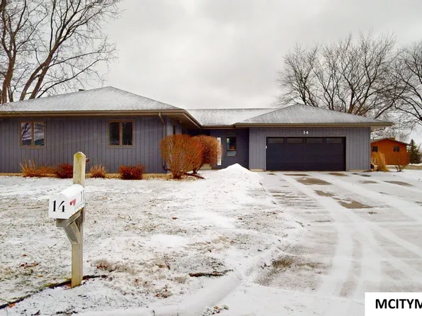 14 Charlestown Sq, Mason City, IA 50401