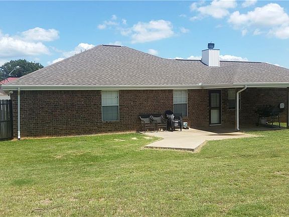 2nd image of 104 Deer Creek Dr