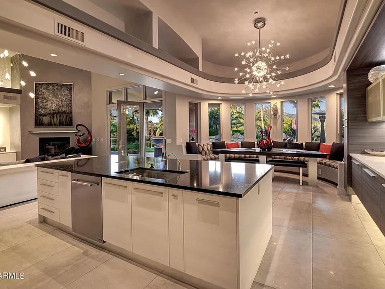 10220 E Desert Cove Ave — Photo 16