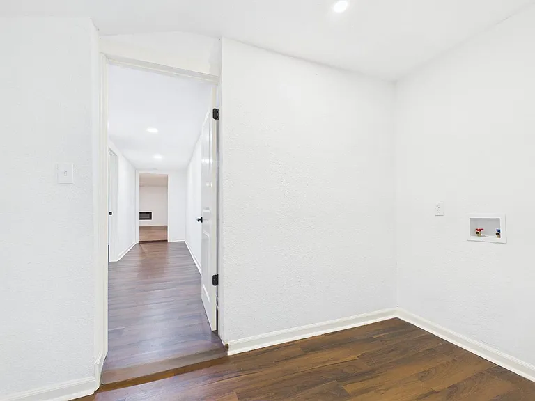 11515 Iberia Dr — Photo 23