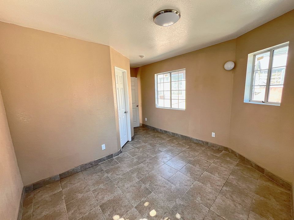 2nd bedroom with walk in closet