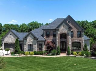 1072 Wilmas Farm Dr, Chesterfield, MO 63005